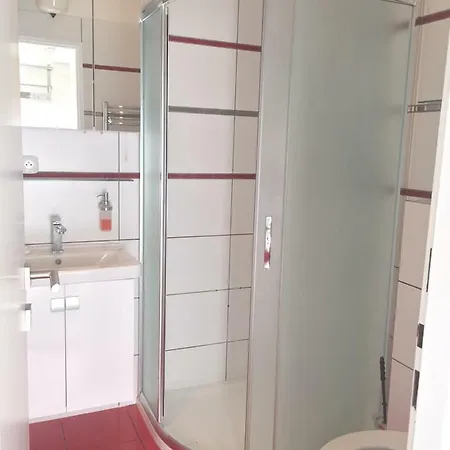 Krasny Apartman U Lesa, Trolejbus Do Centra A Bvv, Parkovani Zdarma Брно Экстерьер фото