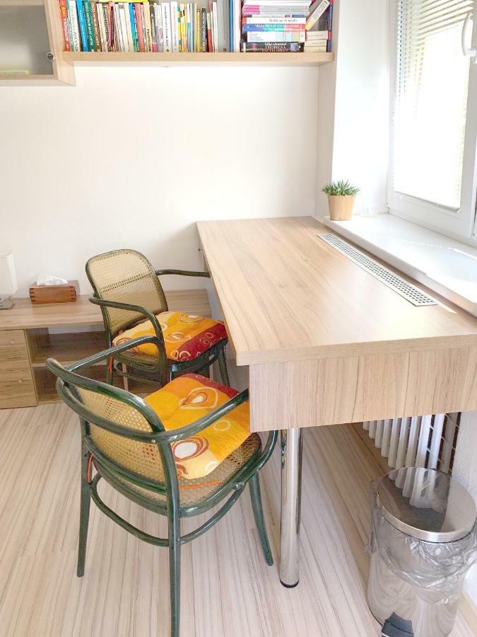 Apartment Krasny U Lesa, Trolejbus Do Centra A Bvv, Parkovani Zdarma *